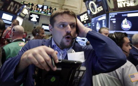 男子原油宝买原油